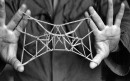Particolare di una immagine tratta dal volume 'Murphy's String Figures. Teaching Math With String Figures' (foto di Luca Trevisani)
