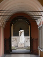 Certosa di Bologna, accesso al Chiostro del 1500.