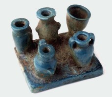 Miniaturistic vases