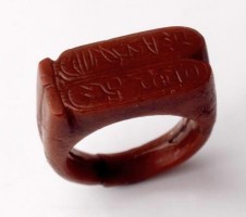 Ring with double cartouche of Horemheb