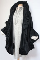 Uno degli abiti in mostra