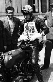 Leopoldo Tartarini su Ducati 125 “Marianna” al IV Motogiro d’Italia, 1956, Pasquale Mesto, Archivio Italjet