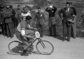 In gara sul Cucciolo nella corsa in salita Villa Spada-Casaglia. Bologna, 10 aprile 1947, Cineteca di Bologna, Archivio fotografico